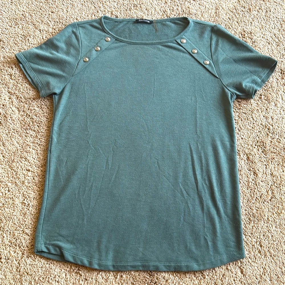 Pink Clover Leah Button detail knit top. Size medium.